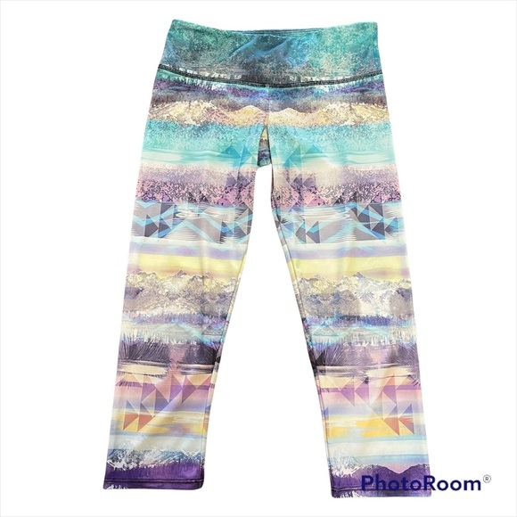 Onzie Limited edition size S/M Preowned activewear leggings Capri - Picture 2 of 6